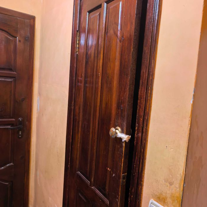 Продам двери б/у за 2000тг каждый