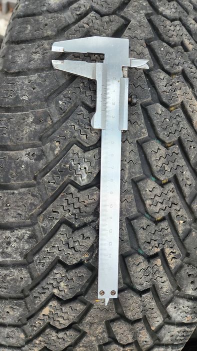 Зимняя резина  255/65 R16