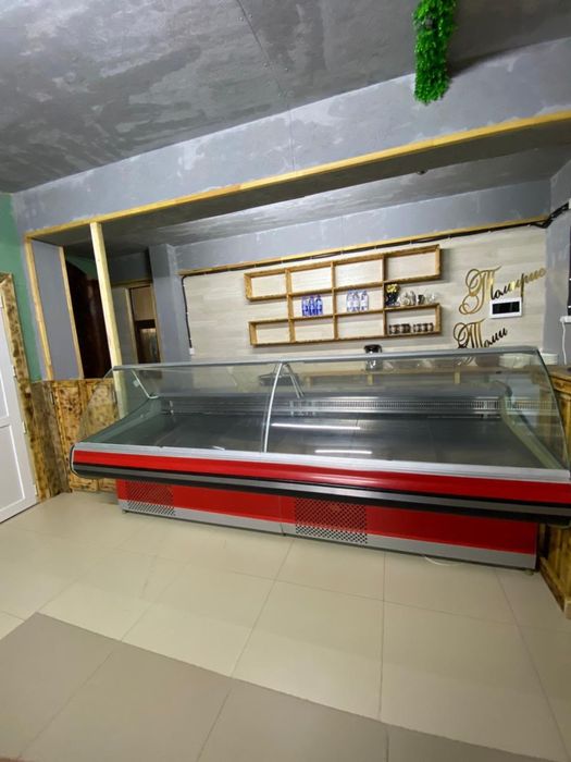 Продам витриные холодильник