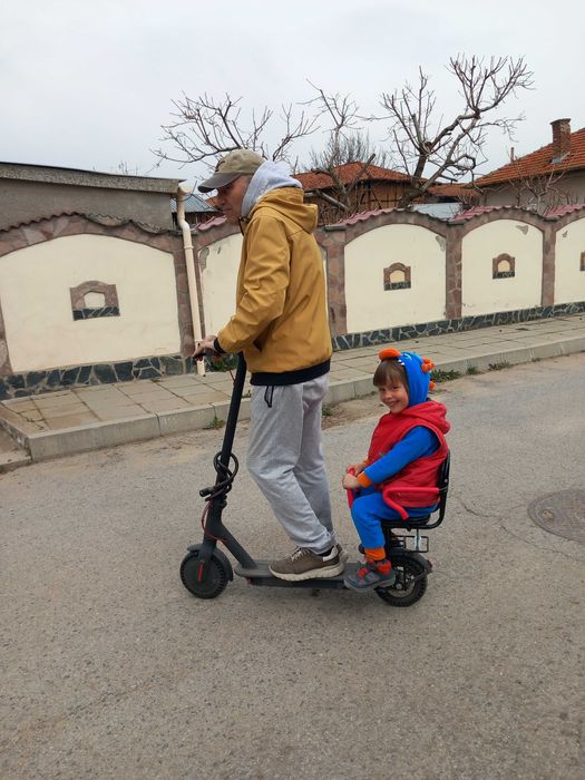 НОВИ Безопасна детска седалка , столче  за ел. тротинетки и велосипеди