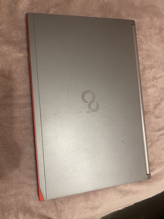 Лаптоп Fujitsu Siemens E753