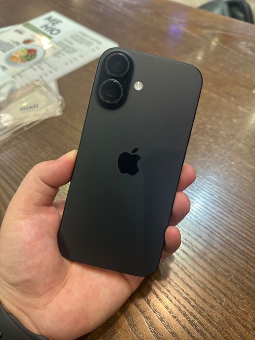 iPhone 16 в отличном состояний