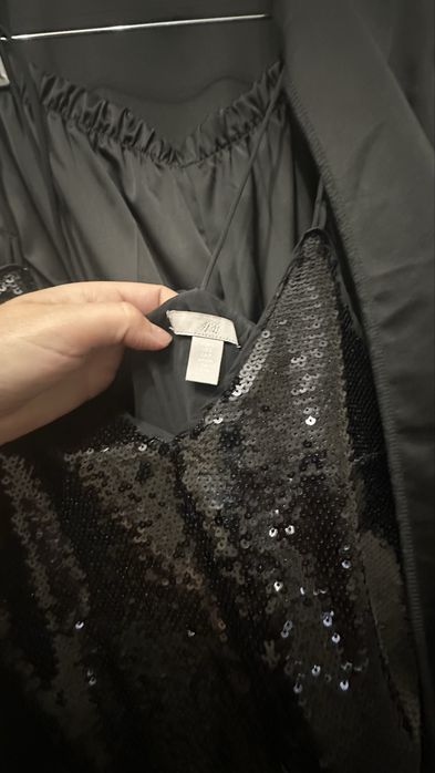 Продам Атлас костюм с топом