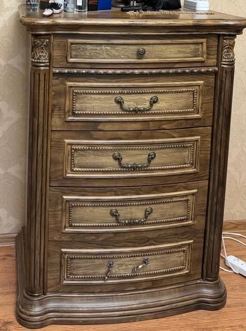 Спальный гарнитур