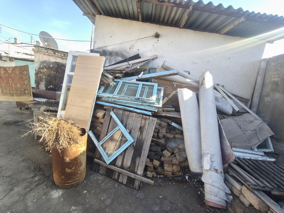 Utin sotiladi продаются дрова