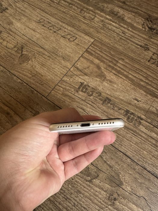 iPhone SE 3 (2022), 128 ГБ, белый (Starlight).