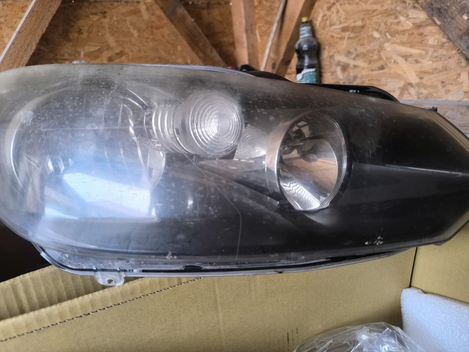 Vând faruri originale golf 6 !