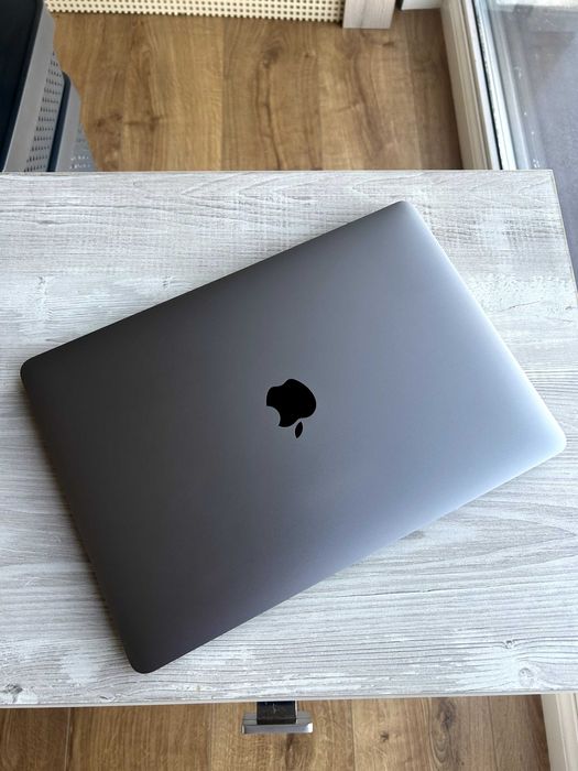 MacBook Air 13" Retina (2019) - 8GB RAM / 128GB SSD - Stare Impecabilă