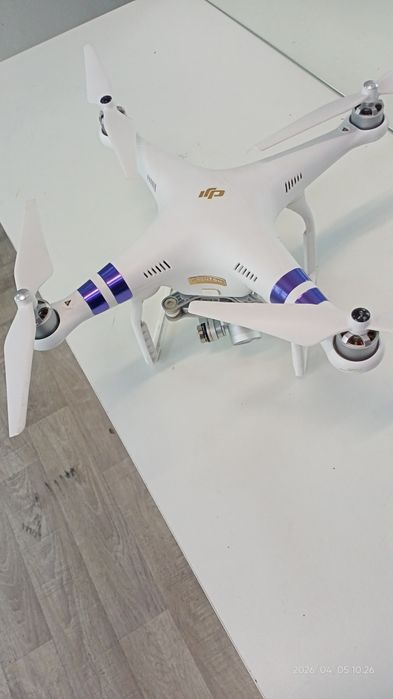 Дрон квадрокоптер DJI phantom 3 professional 4K