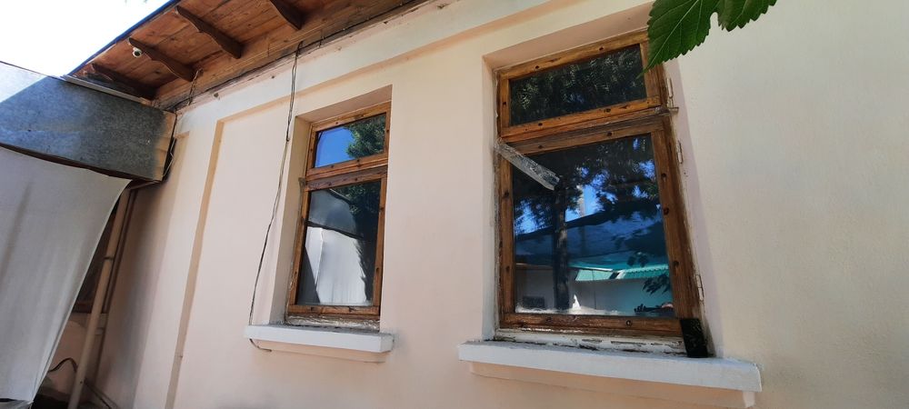 СРОЧНО! Продам двери, окна и половые доски из своего дома