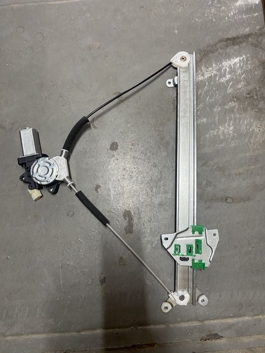 Стеклоподьемник Паджеро 2