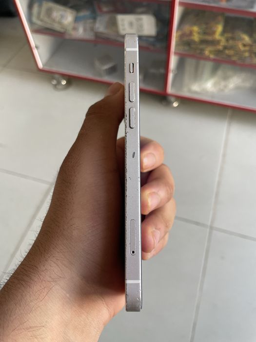 iPhone 12 sotiladi srochni