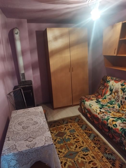 Închiriez o camera separată la casa