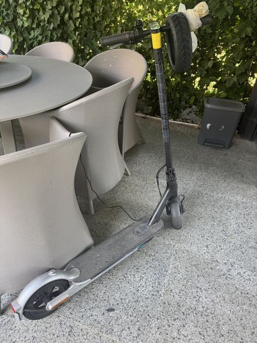Xiaomi Mi Electric Scooter Pro 2 Mercedes-AMG Petronas F1 Team Edition