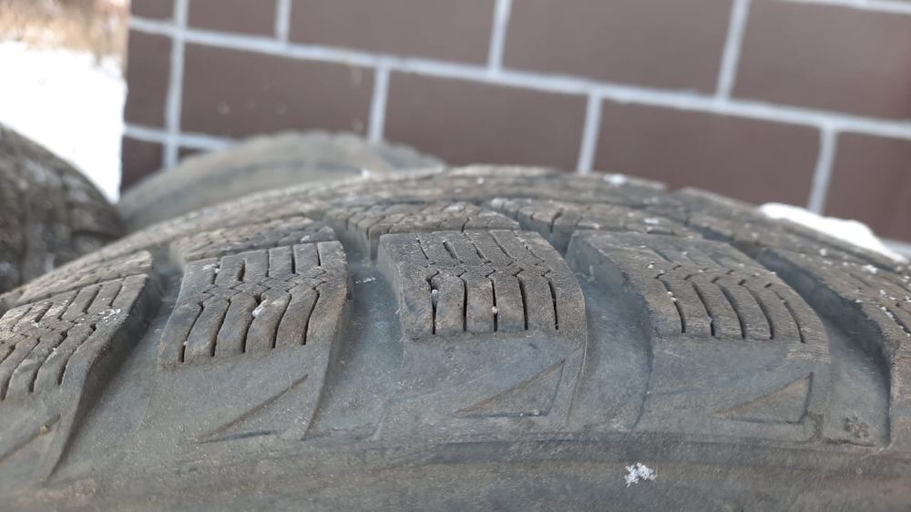 Продам всесезонные шины