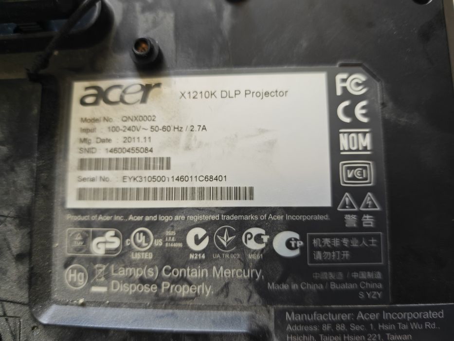 Proiector Acer  cu cablu VGA a fost folosit foarte puțin în sala de co