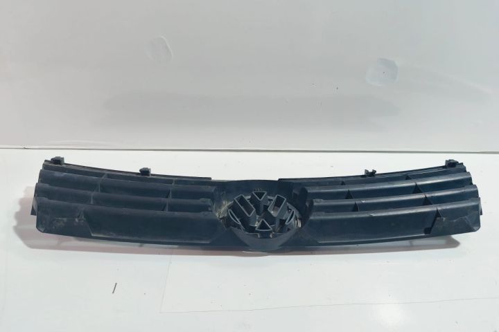 Grila  radiator cu mic defect Volkswagen VW Passat B5