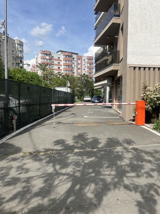 Spatiu comercial - De închiriat / De vânzare