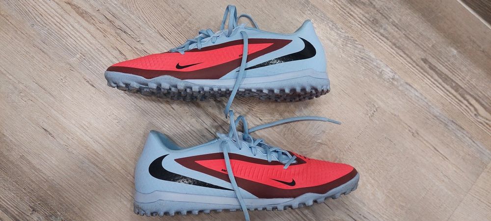 Футболни обувки Nike phantom