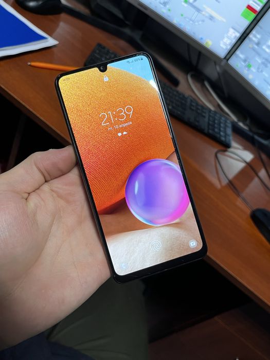 Samsung A32.                .