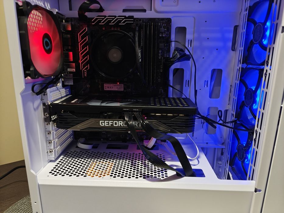 PC Gaming Ryzen 5, RTX 3070, 16GB RAM, 512GB SSD, componente noi!