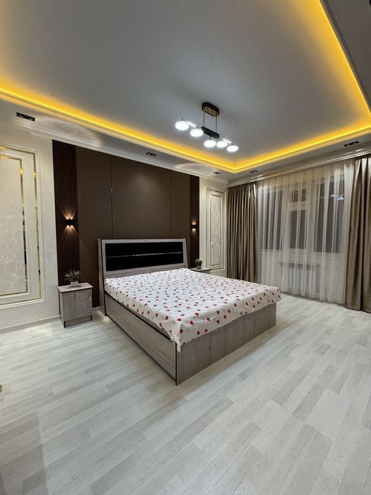 Angrenda 5/3 daxasida 3 xonali 1 etaj kvartira sotiladi