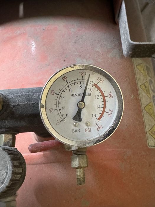 Продам компрессор 200 л
