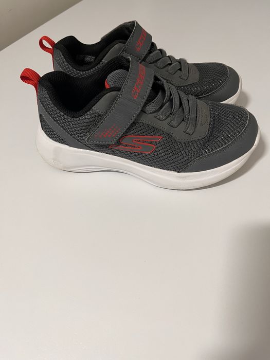 Adidasi Skechers