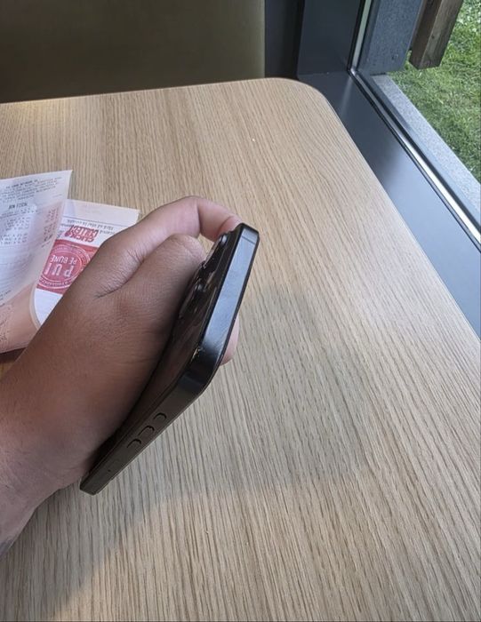 Iphone 16 pro 128 gb 90% baterie