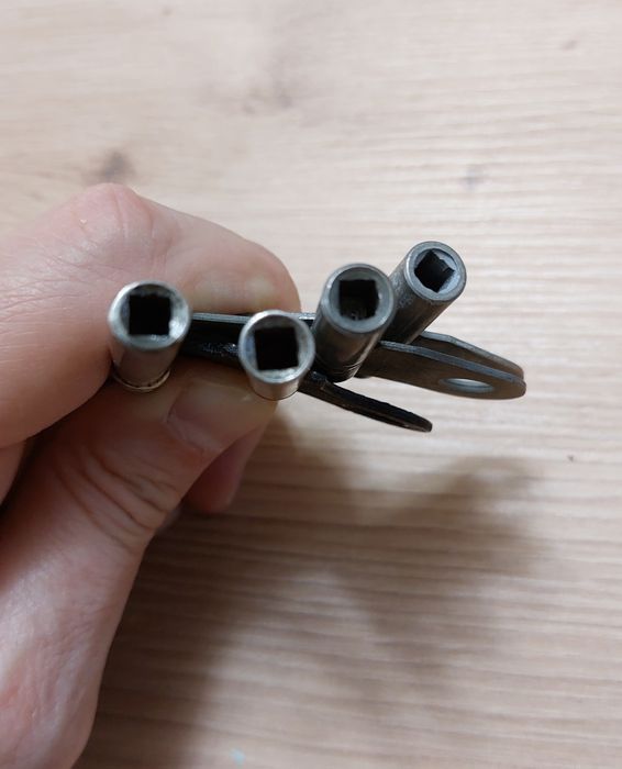 Ключета за стенни часовници, квадрат.