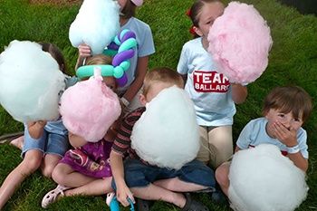 Подарок цветная сладкая вата для детей