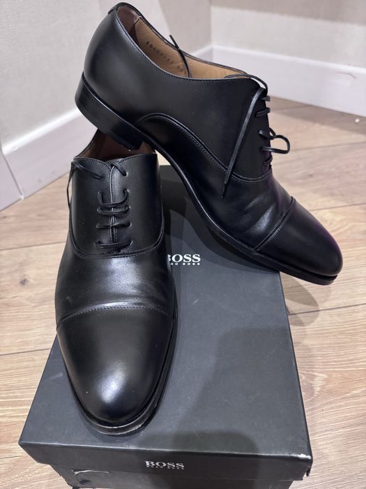 Кожаные туфли от Hugo boss