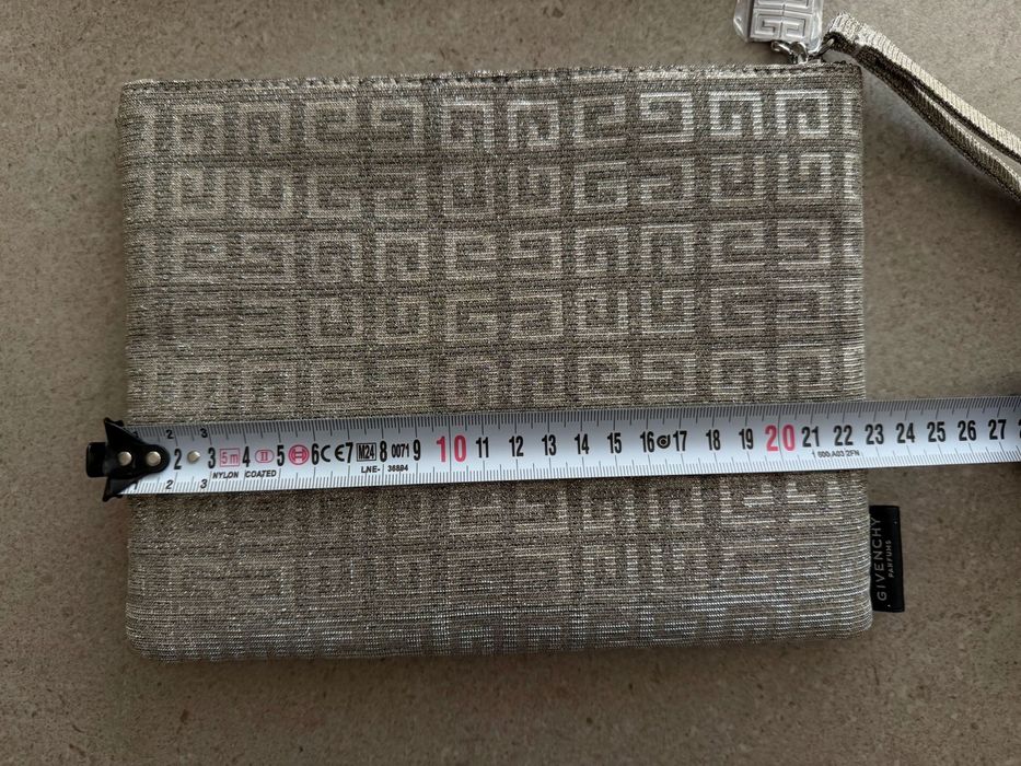 Givenchy Parfums дамски клъч