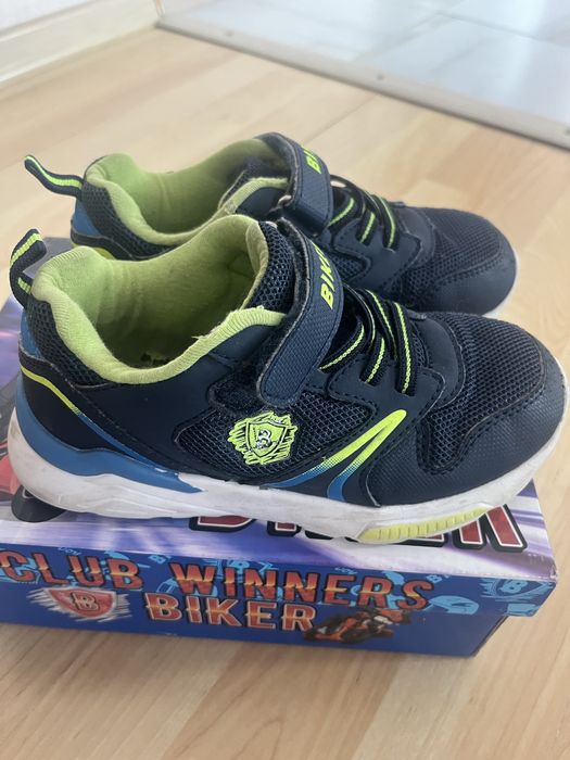 кроссовки на мальчика