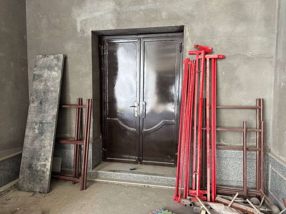 Yangi lesa sotiladi.