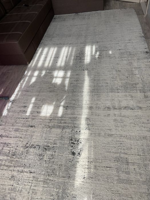 Продам палас 2•4 (б/у) в отличном состоянии