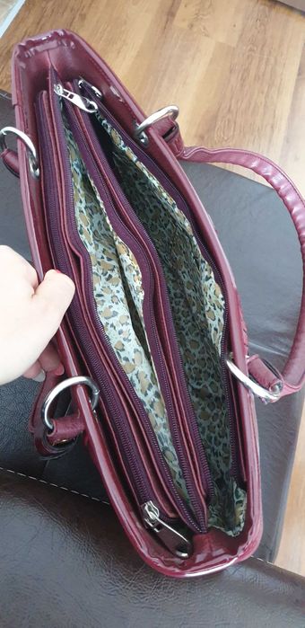 Продавам чисто нова чанта