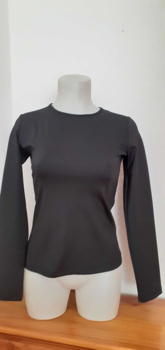 Къси панталони и официална блуза