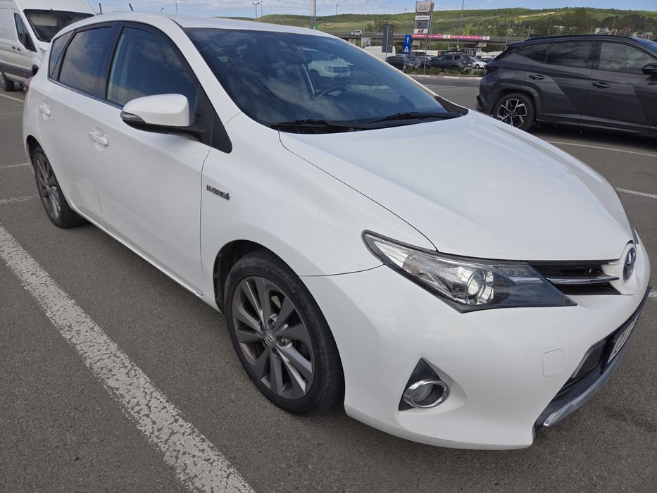 Toyota auris hybrid 2013 de vinzare