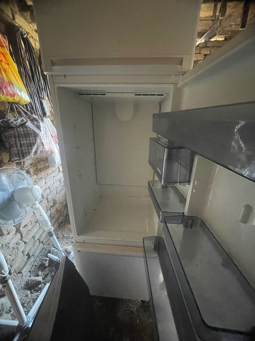 Продавам   Голям хладилник.Русе