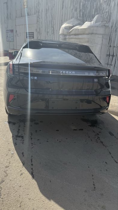 Zeekr 001 You Resstayling 2025 yil