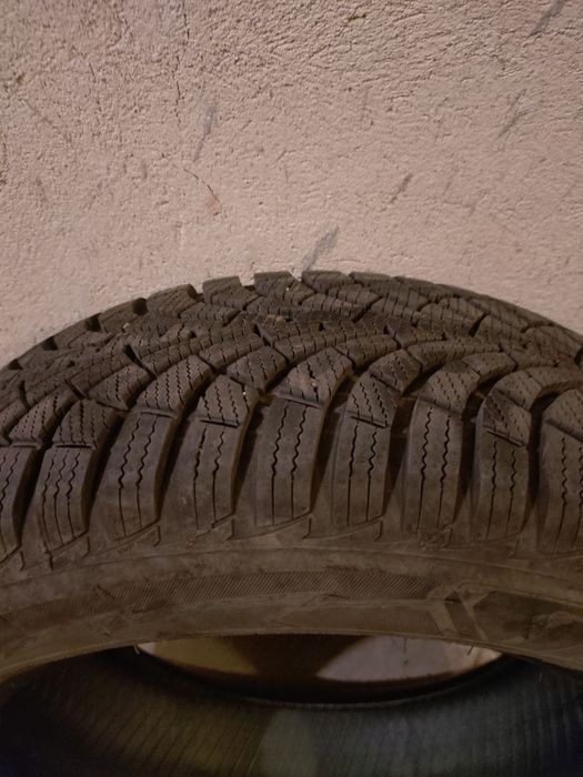 4 броя зимни гуми Good year 205/55R16