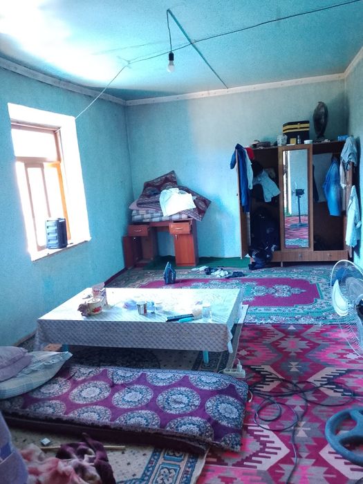 Уй сотилади 5 та хона ва иккита дахлиз тандирхона хаммом