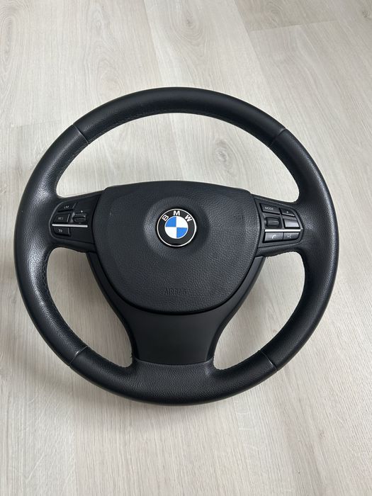 Volan BMW F10/F11 Stare impecabila