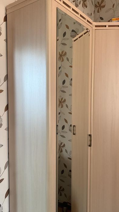 Продается спальный гарнитур