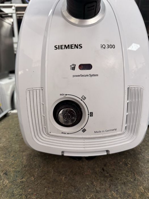 Прахосмукачка Siemens IQ300