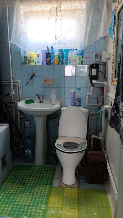 Хамма ижара уйлар шу ерда.Ичига кириб укиб кунгирок килишиз мумкин.