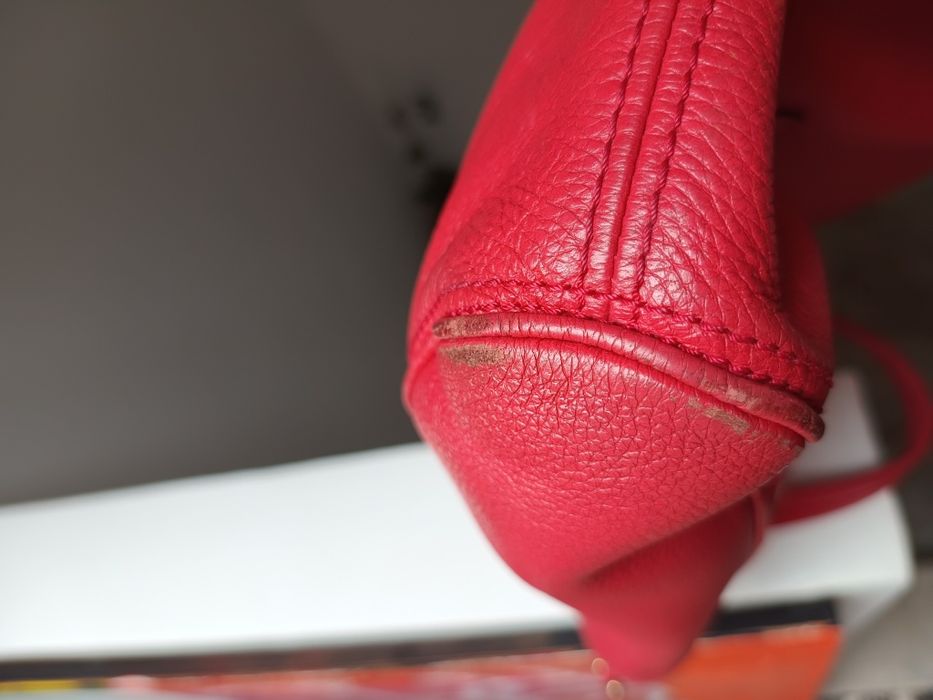 Две качествени дамски чанти от естествена кожа