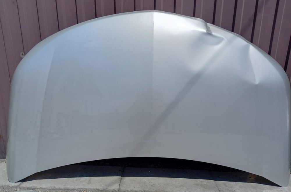 Продам капот и бампер на Шевроле Кобальт