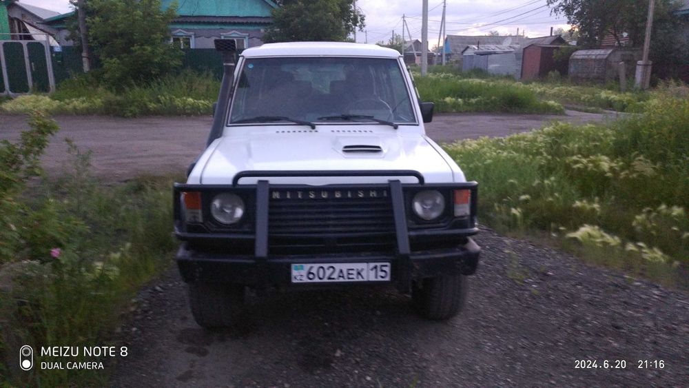 Продаю Митсубиси Паджеро 91г
